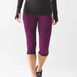 Lululemon Outrun 17" Crop Antique Paisley Deep Fuschia Black Leggings Size 12